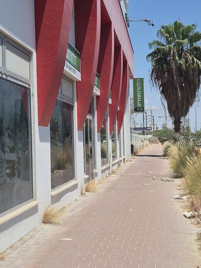 בית חמדיה, צד הבניין